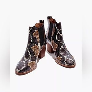 Madewell The Regan Boot in Snake Print Leather